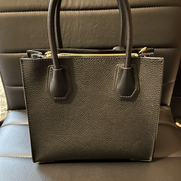 Michael Kors purse - Picture 2 of 5